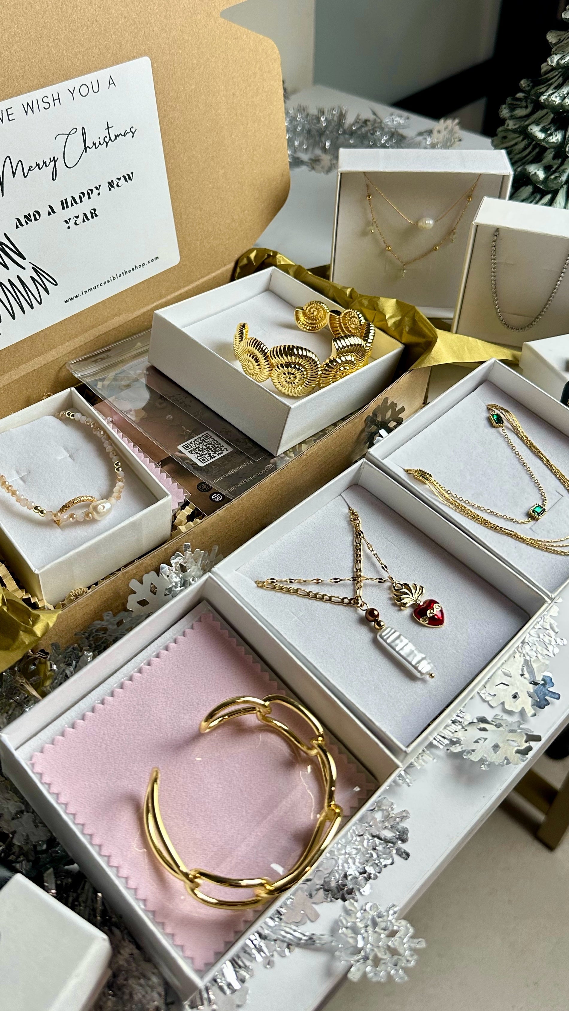 Inmarcesible Holiday Gift Box